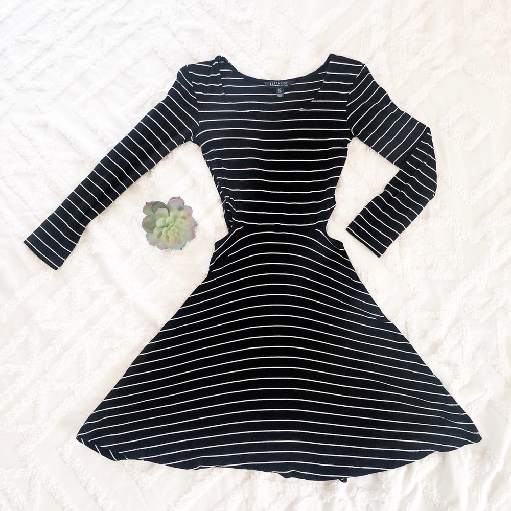 🌻American Eagle Striped Dress
